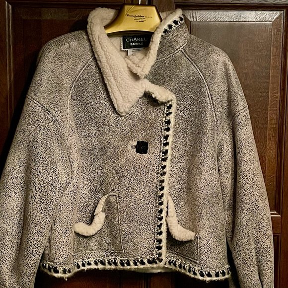 CHANEL Grey Black Distressed Leather & Shearling from 2011 RUNWAY Jacket $8.2K - Picture 9 of 14